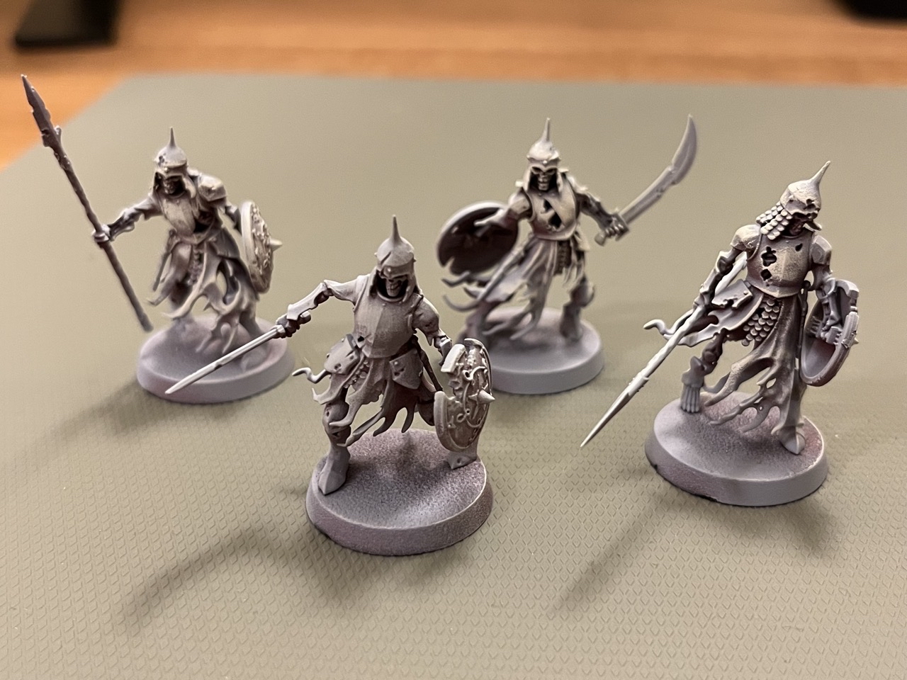 Model with a very bright grey zenithal