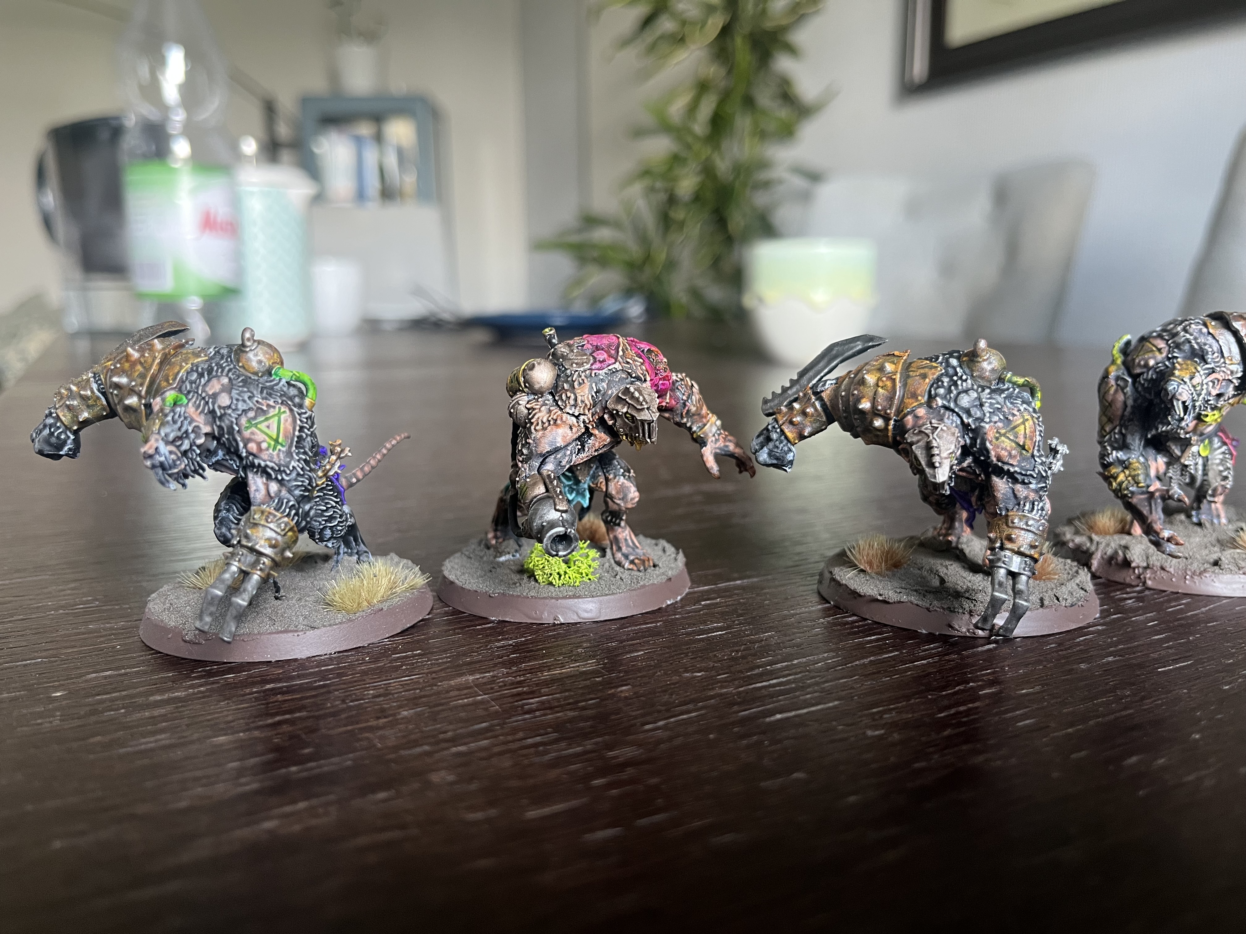 Six Kharadron Overlords models for a print-or-original guessing game