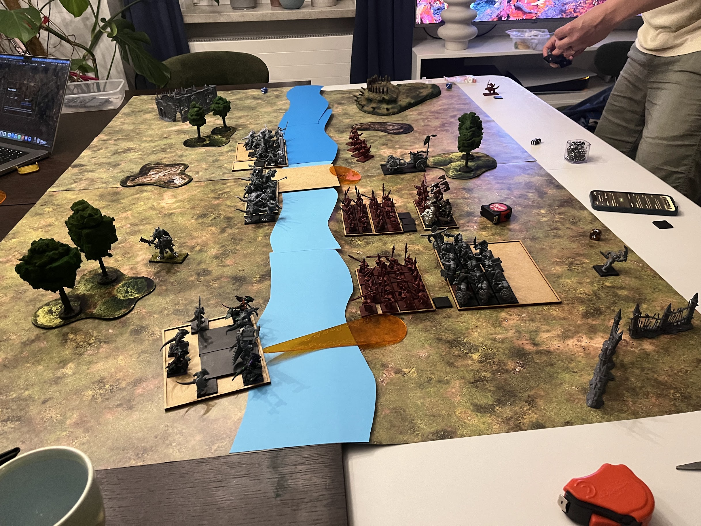 Goblins approaching the river under Salamander threat