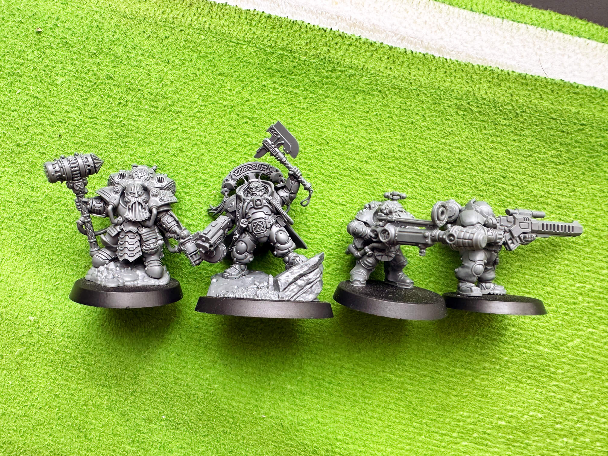Dwarfs ready to become other dwarfs